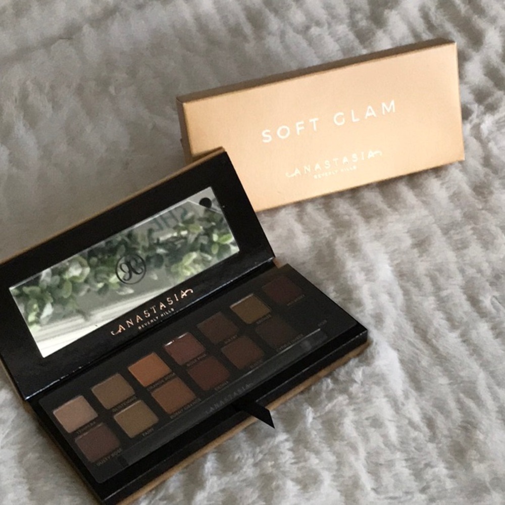 NIB Anastasia Beverly Hills Soft Glam Eyeshadow Palette
